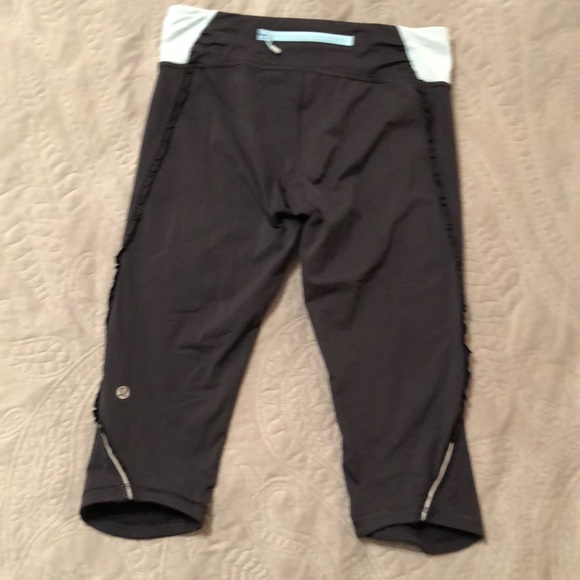 Lululemon crops - Picture 4 of 5